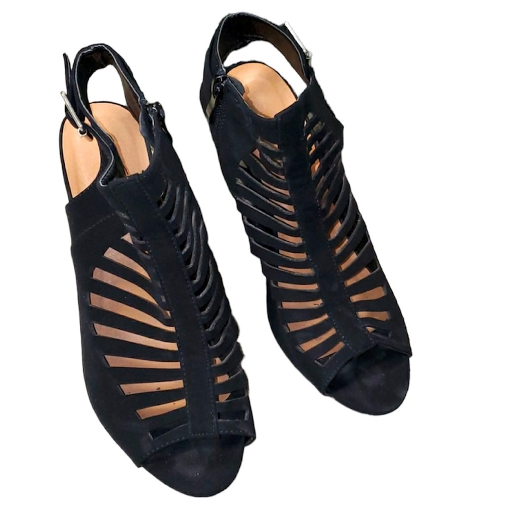 Charles Albert Black Heels Size 9